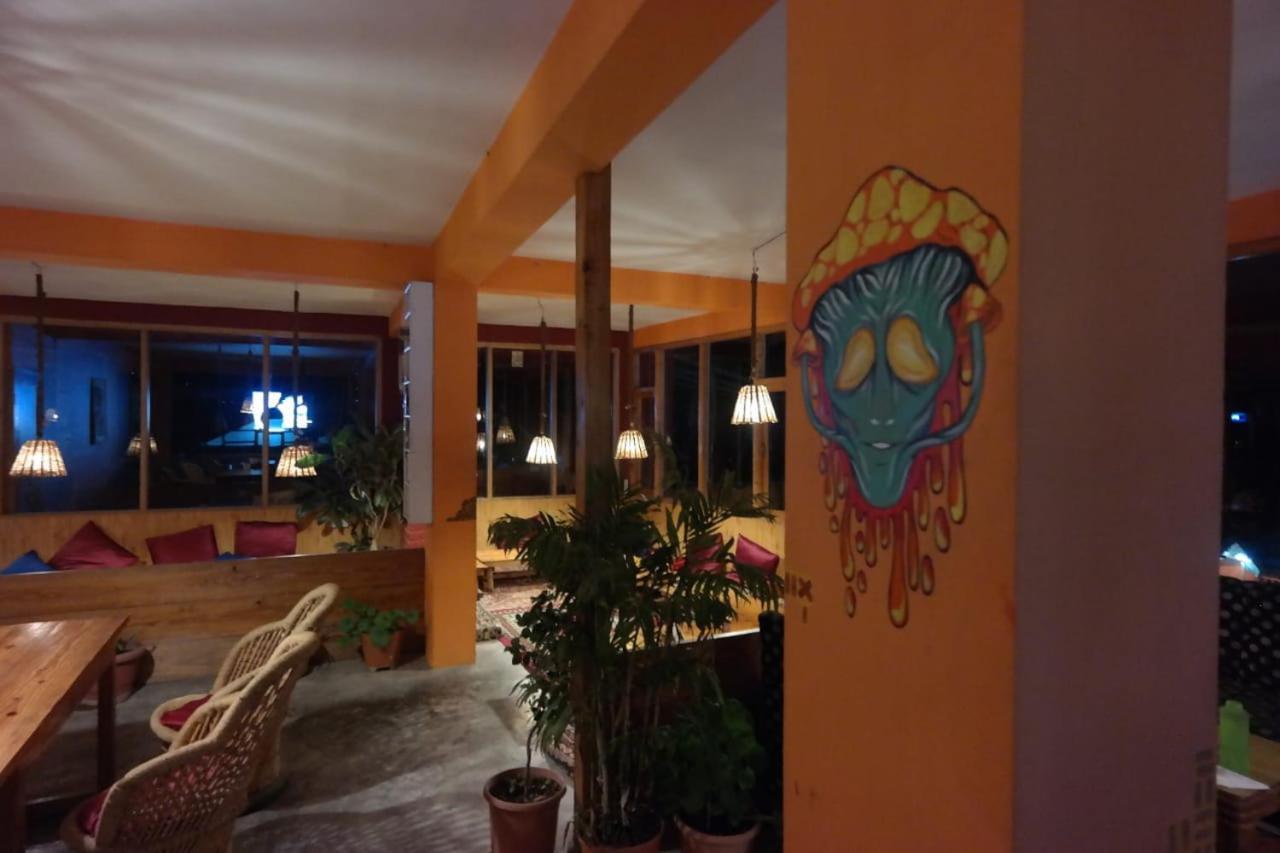 Rasta Cafe And Lodge Manāli Exterior foto